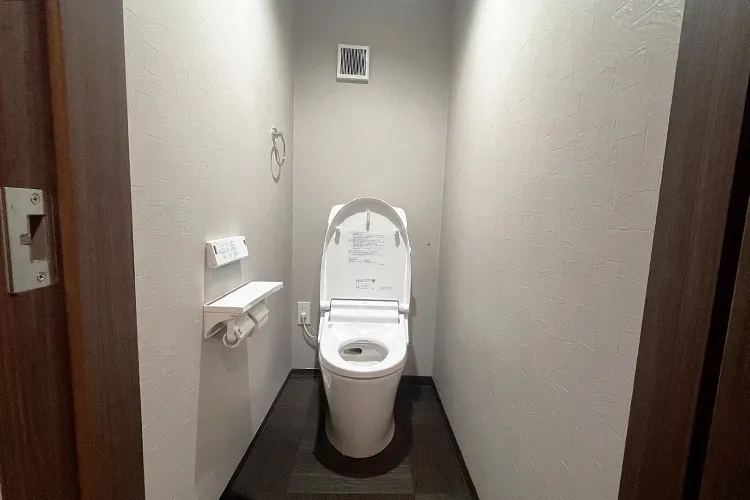 二代目田舎AWAYトイレ